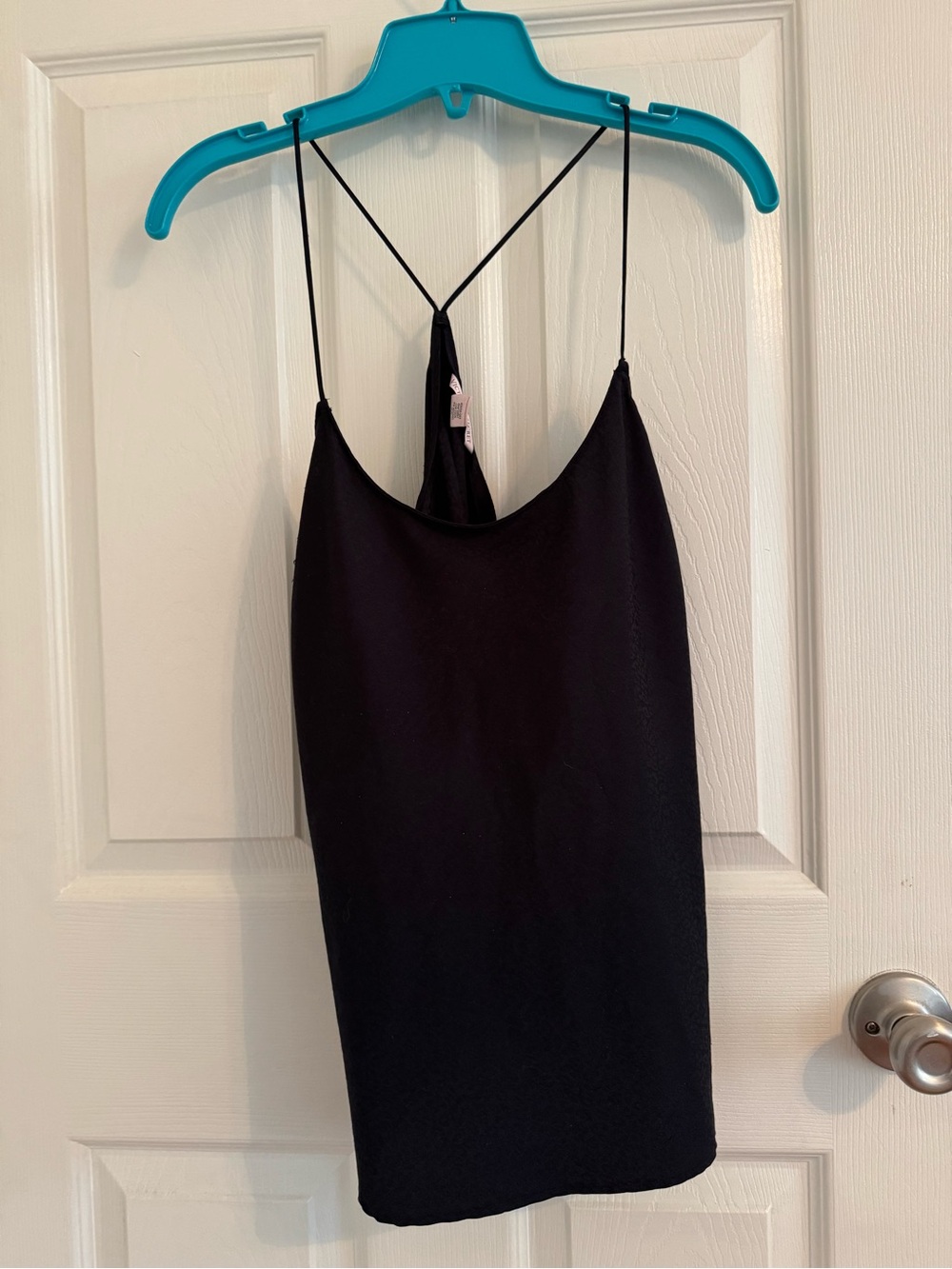 Victoria's Secret, floral-patterned two-piece satin pajama set or loungewear. - Picture 8 of 11